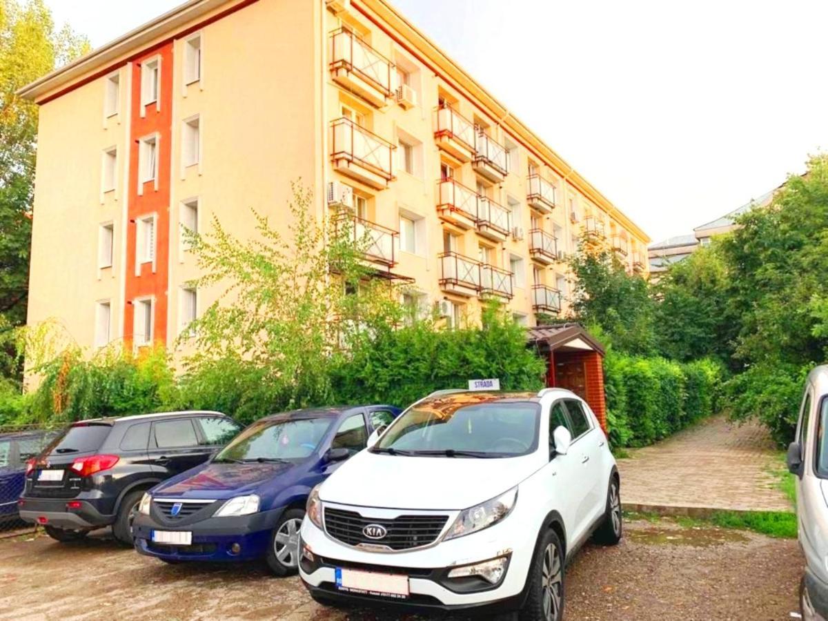 Emma Accommodation - Clean And Comfortable Apartment Iasi Exterior photo