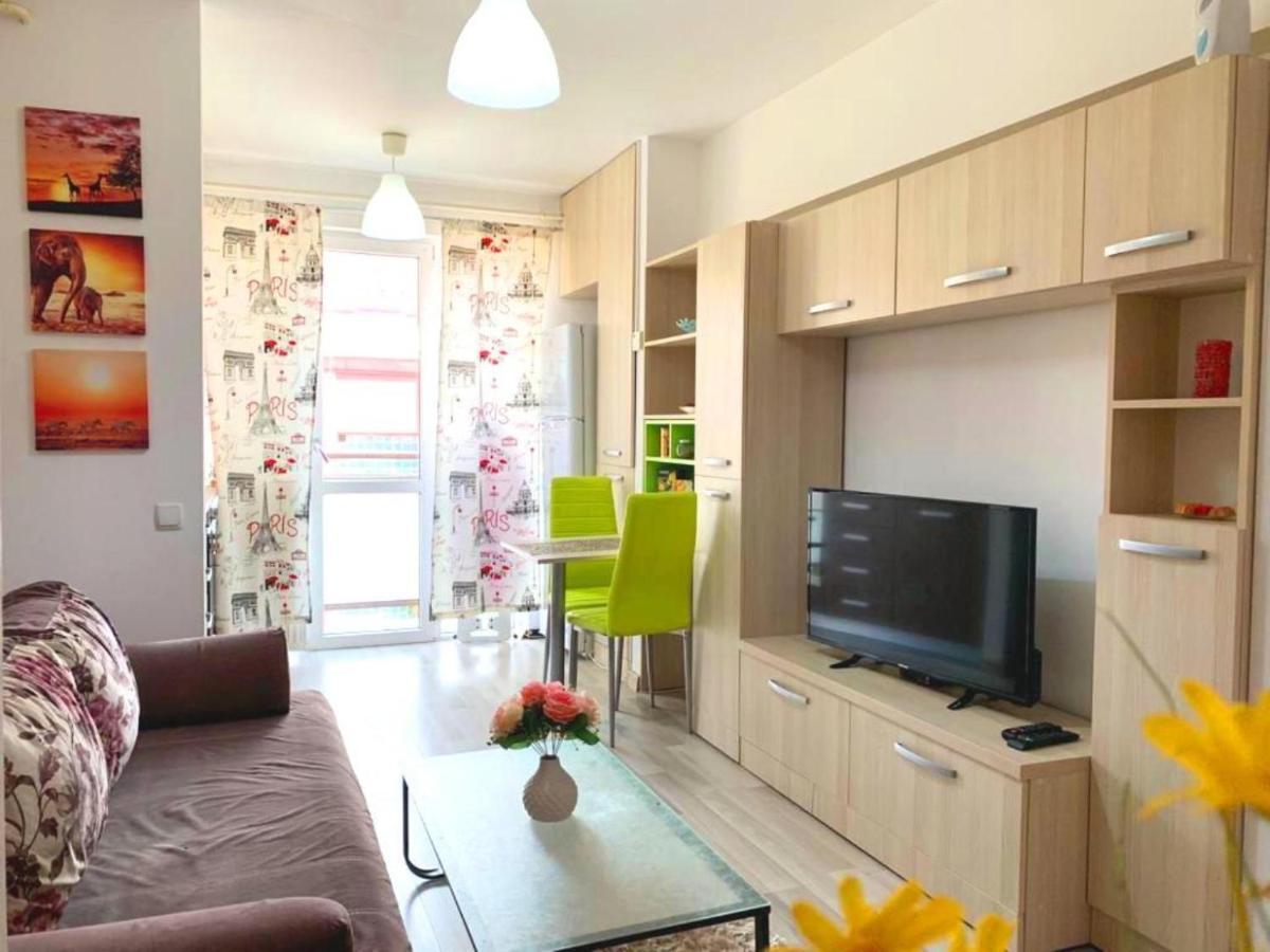 Emma Accommodation - Clean And Comfortable Apartment Iasi Exterior photo
